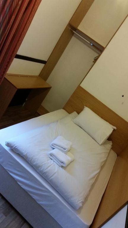 Hostel The Holyhead Dublin Exterior foto